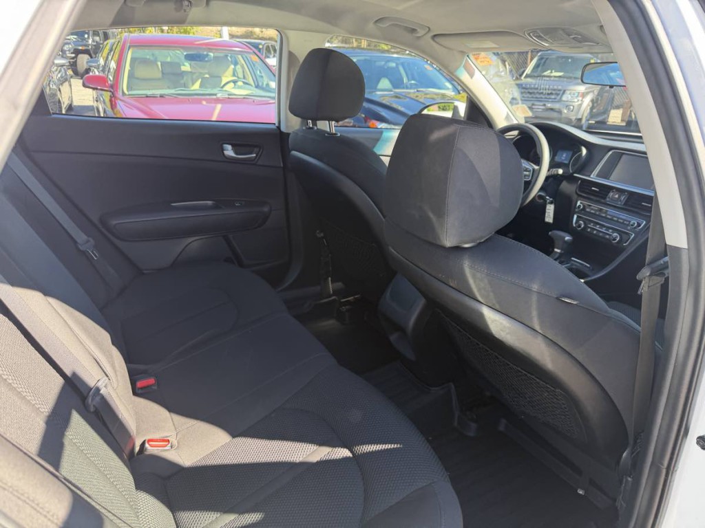 2019 Kia Optima Image 14