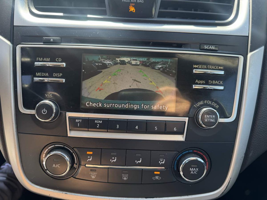 2016 Nissan Altima Image 18