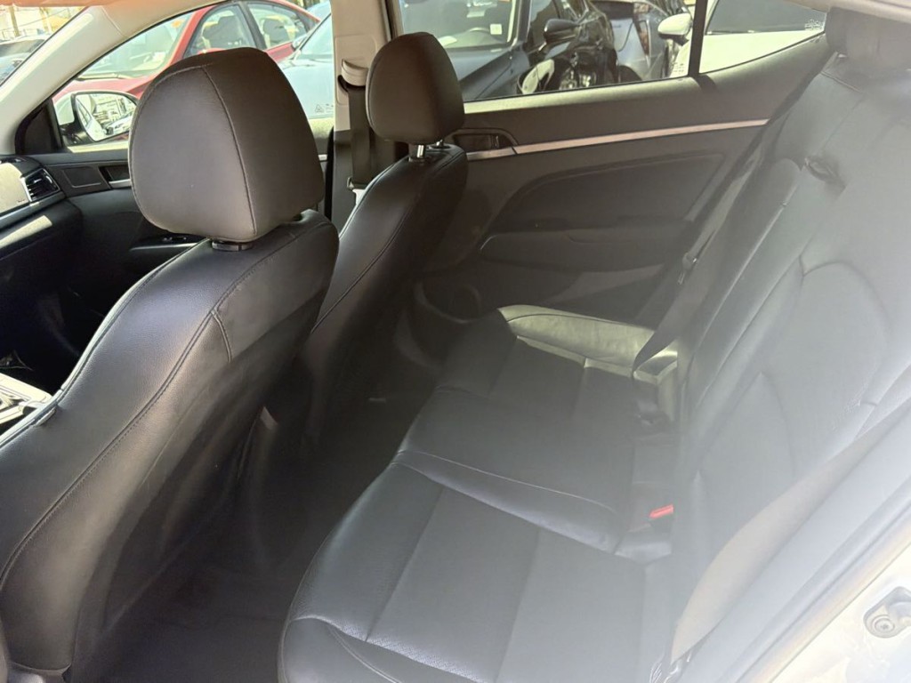 2017 Hyundai Elantra Image 9