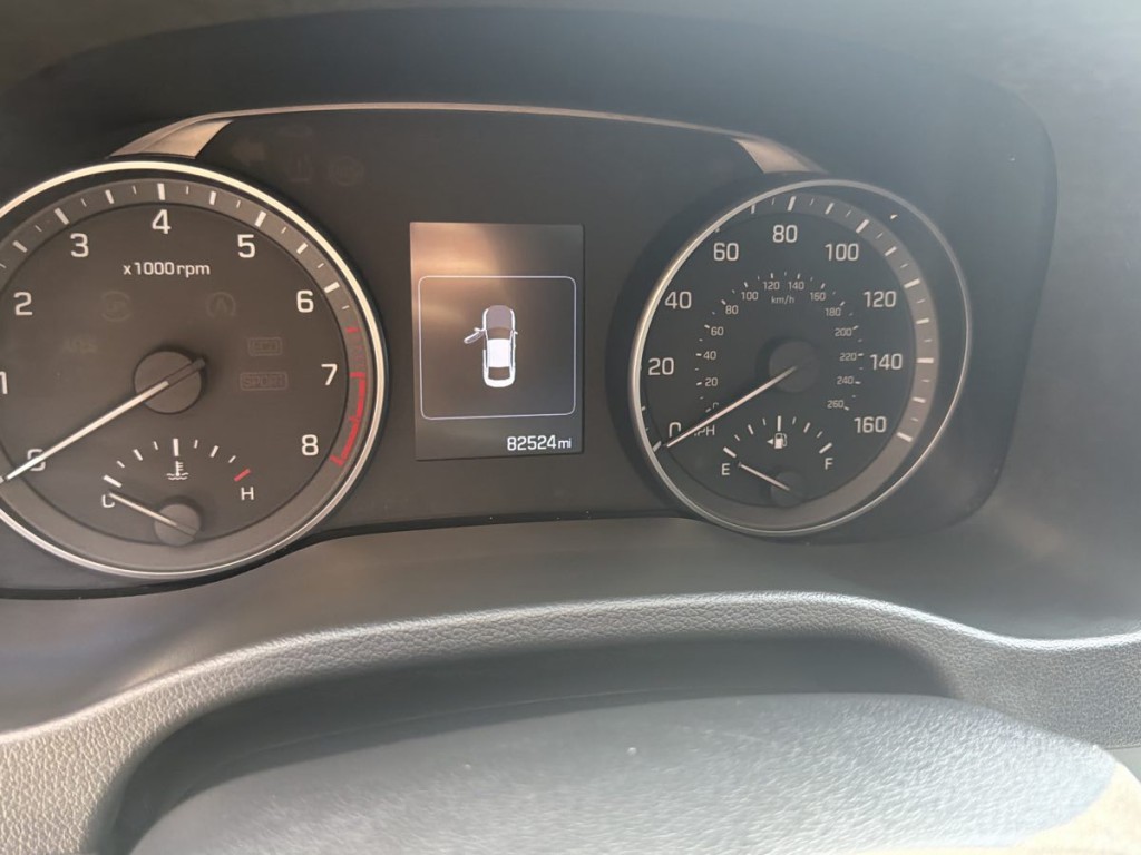 2017 Hyundai Elantra Image 10