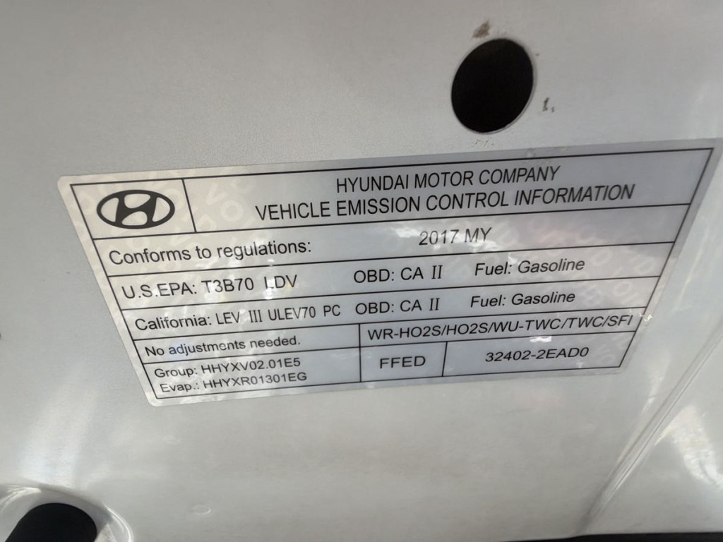2017 Hyundai Elantra Image 17