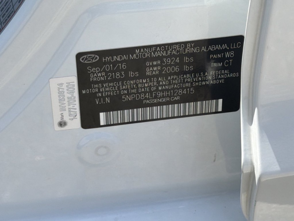 2017 Hyundai Elantra Image 18