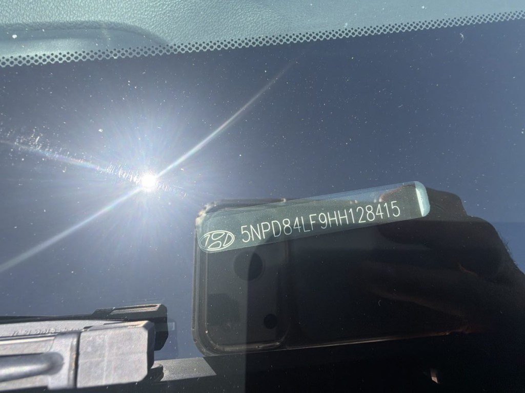 2017 Hyundai Elantra Image 19