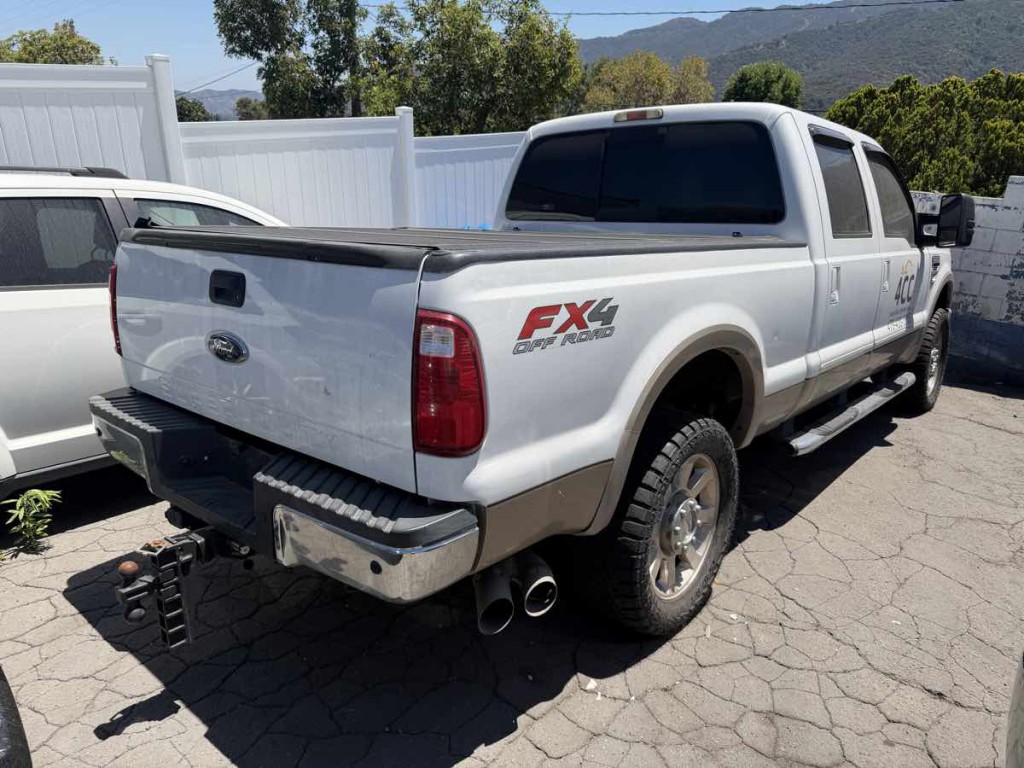 2010 Ford F-250 Image 2