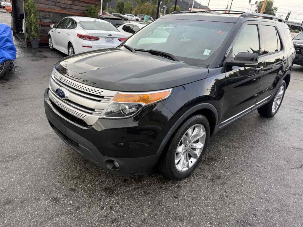 2013 Ford Explorer Image 2