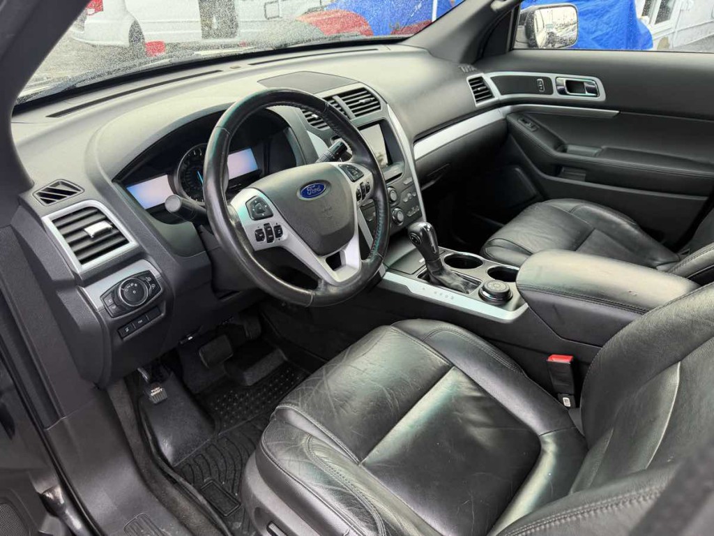 2013 Ford Explorer Image 10