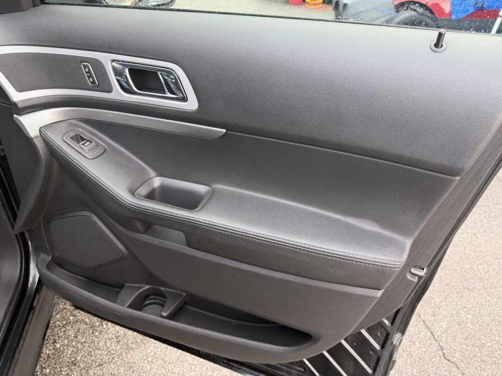 2013 Ford Explorer Image 16