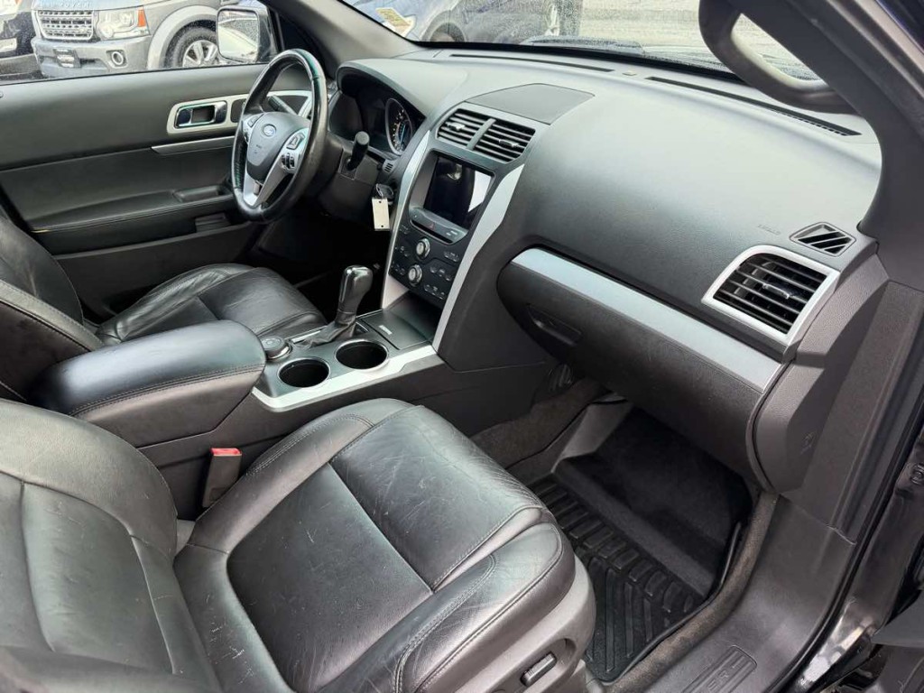 2013 Ford Explorer Image 17