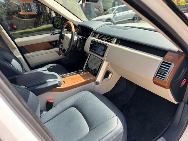 2018 Land Rover Range Rover Image 12