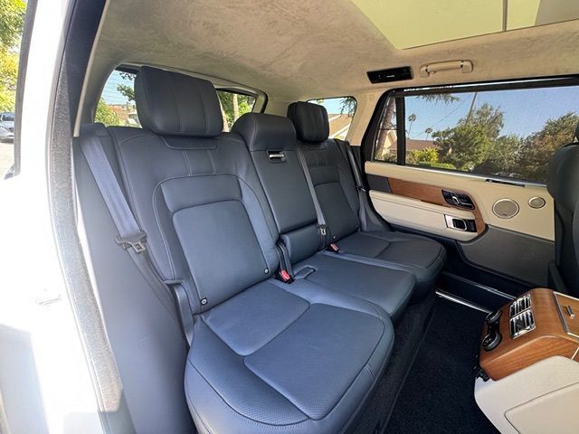 2018 Land Rover Range Rover Image 18