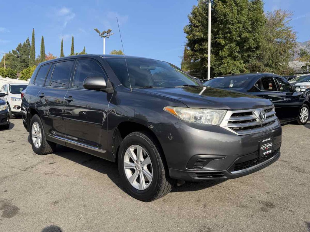 2011 Toyota Highlander Image 1