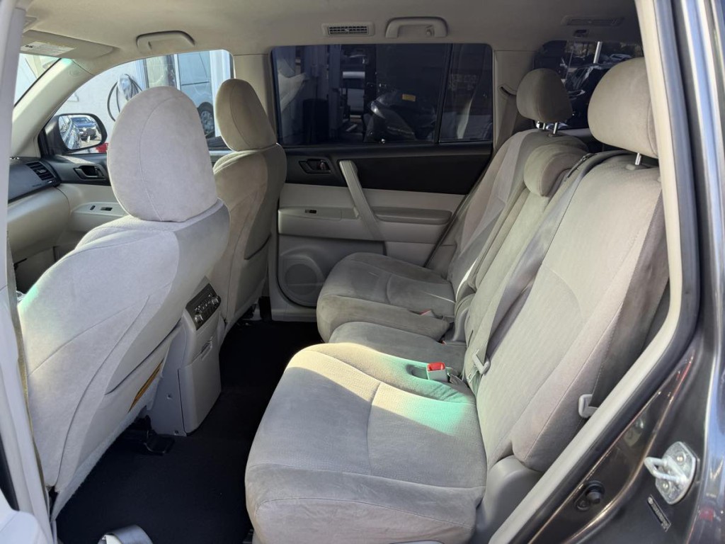 2011 Toyota Highlander Image 14