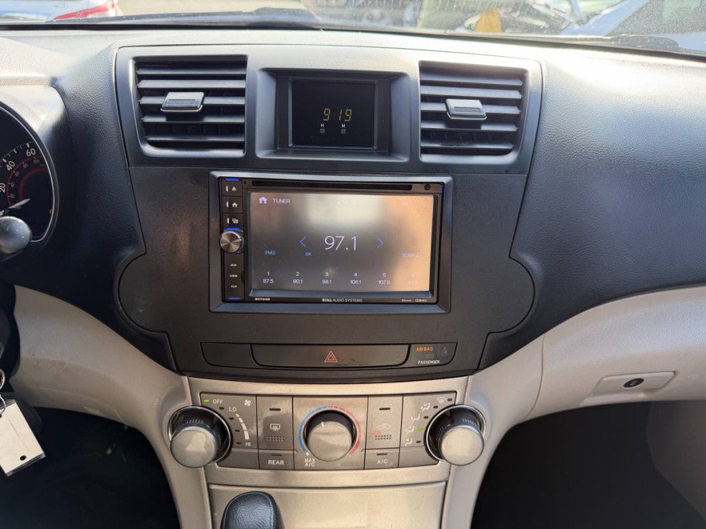 2011 Toyota Highlander Image 20