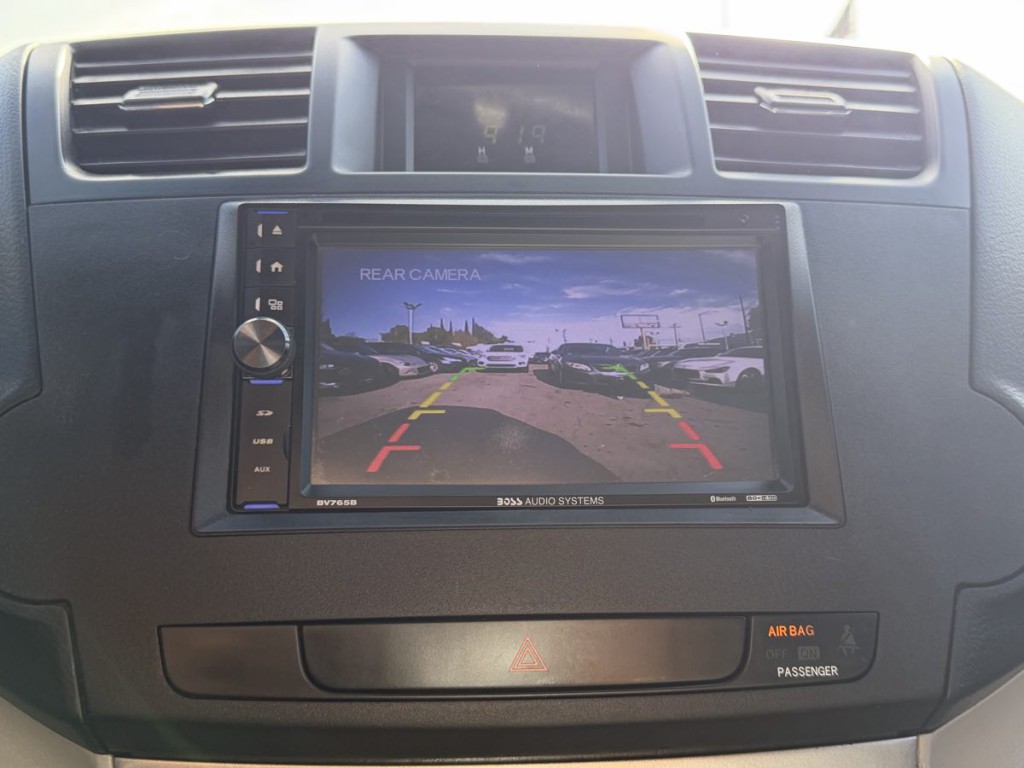 2011 Toyota Highlander Image 21