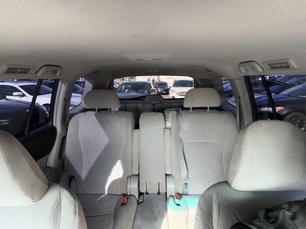 2011 Toyota Highlander Image 22