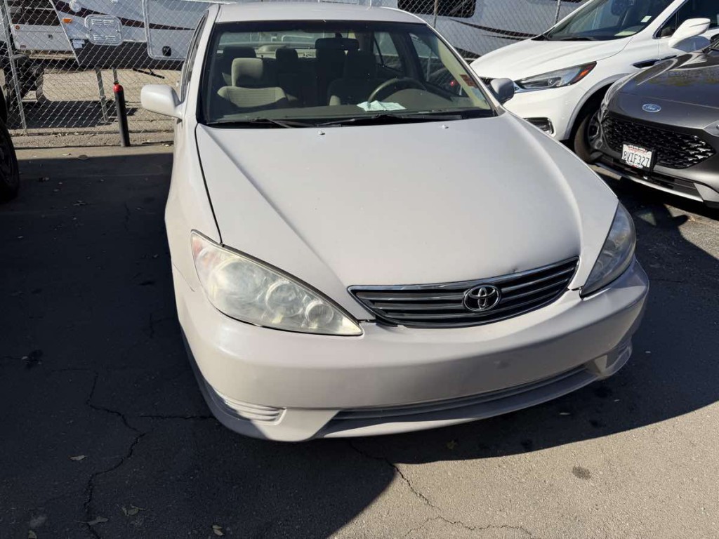 2005 Toyota Camry Image 3