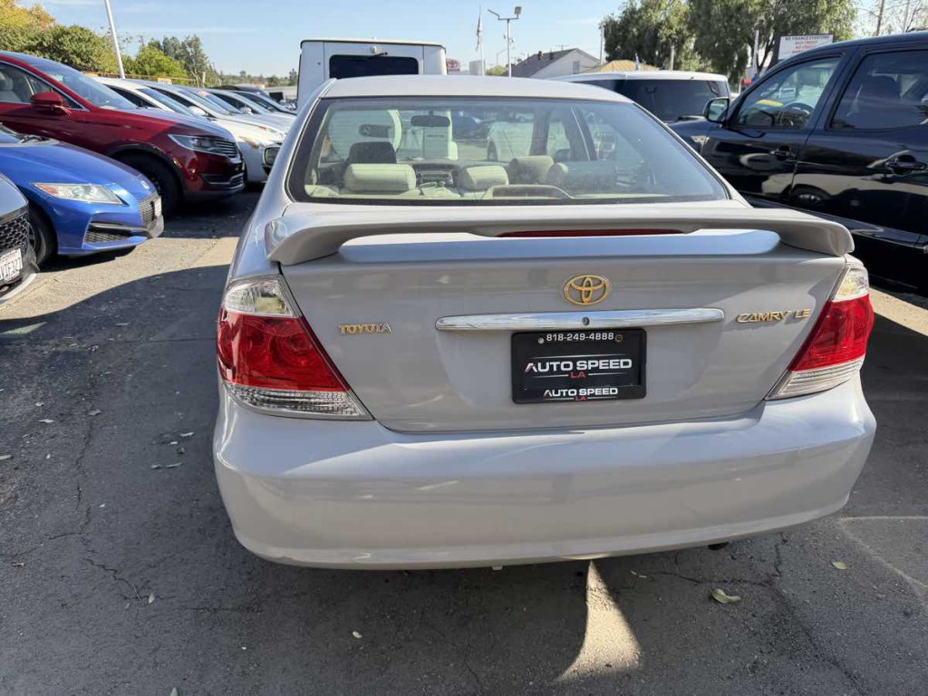 2005 Toyota Camry Image 5