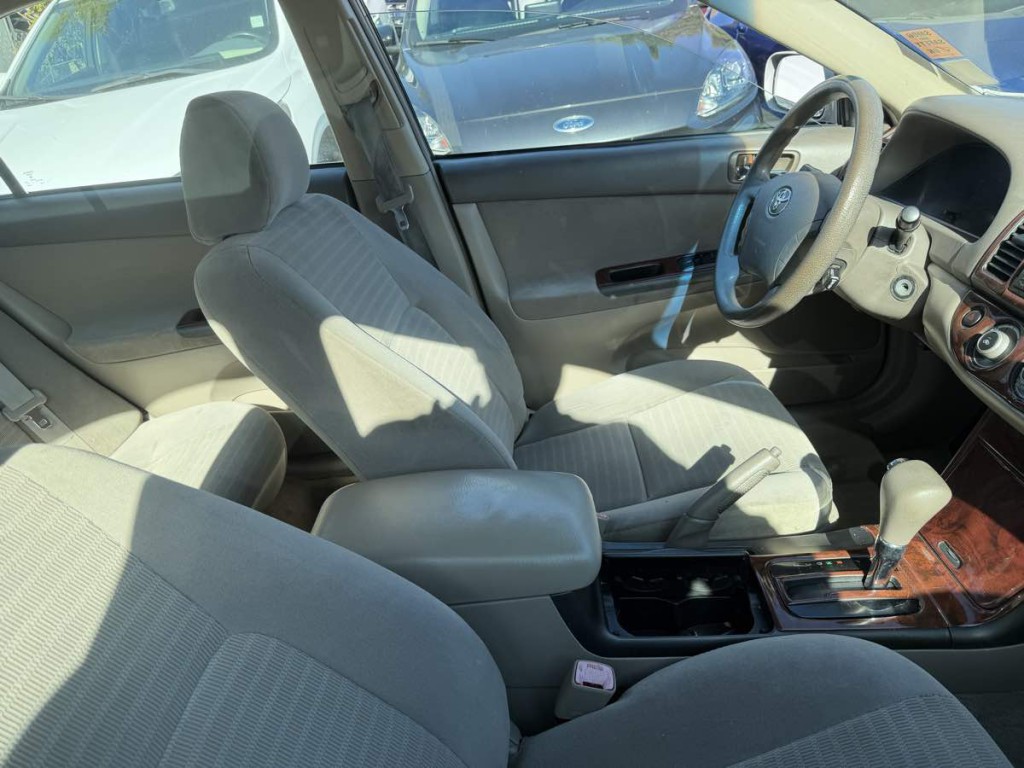 2005 Toyota Camry Image 7