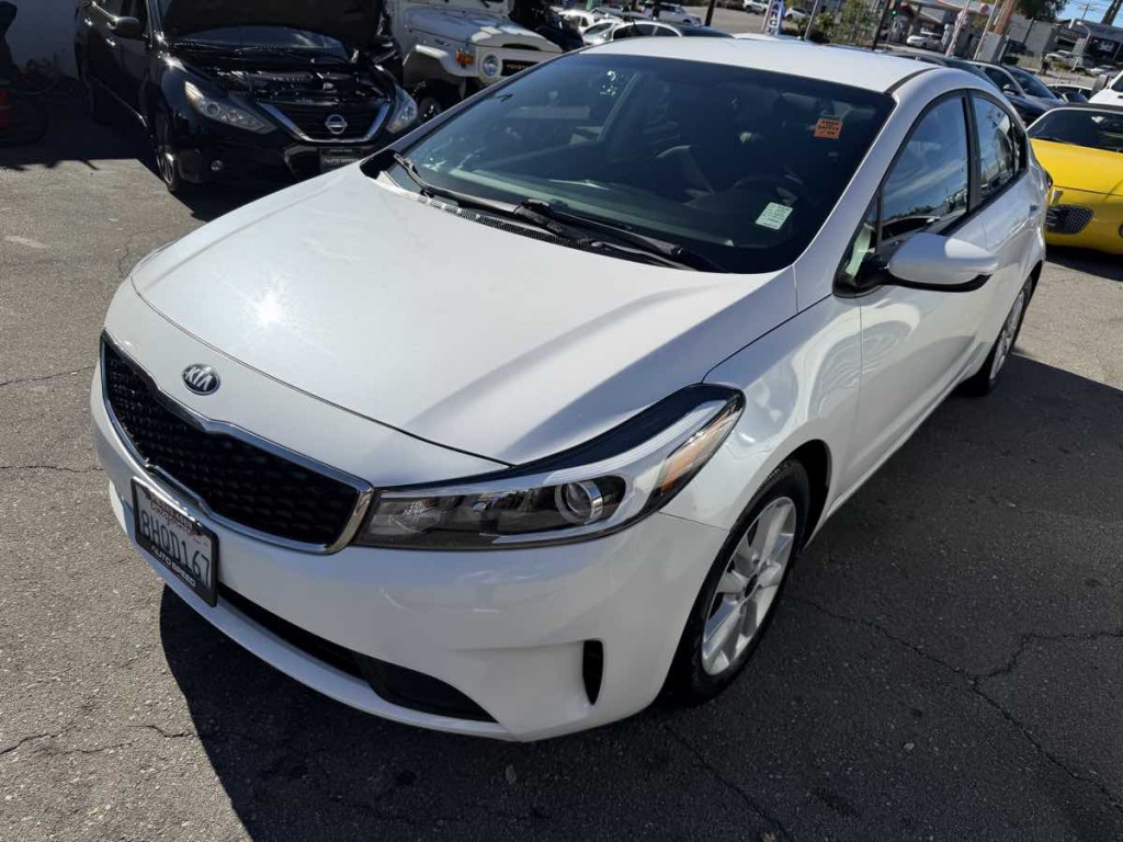 2017 Kia Forte Image 3