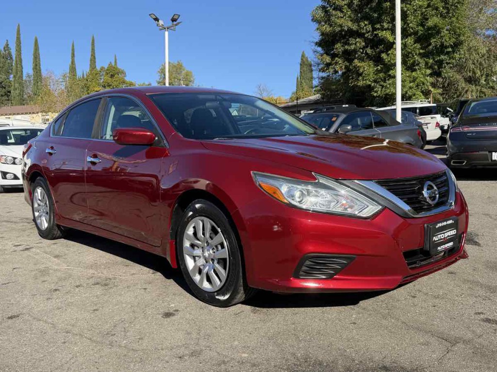 2018 Nissan Altima Image 1