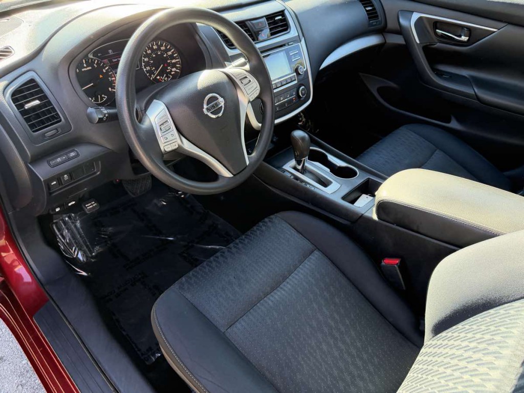 2018 Nissan Altima Image 9