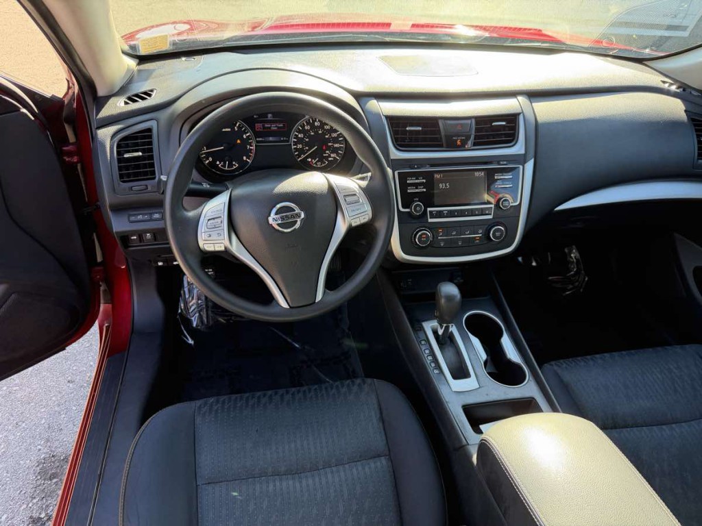 2018 Nissan Altima Image 10