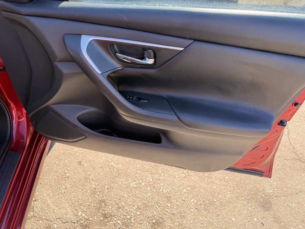 2018 Nissan Altima Image 15