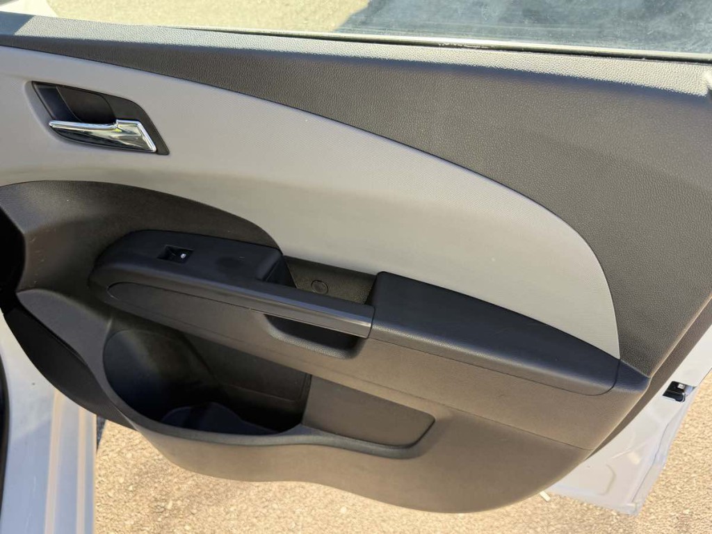 2014 Chevrolet Sonic Image 12