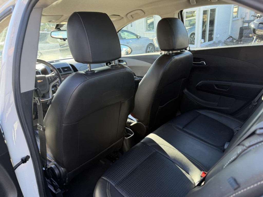 2014 Chevrolet Sonic Image 15