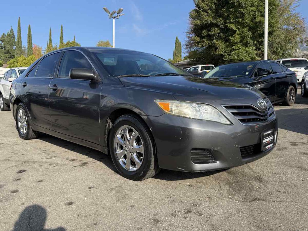 2011 Toyota Camry Image 1