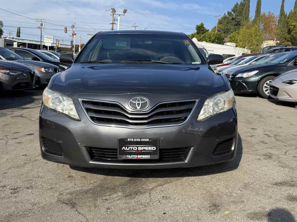 2011 Toyota Camry Image 2