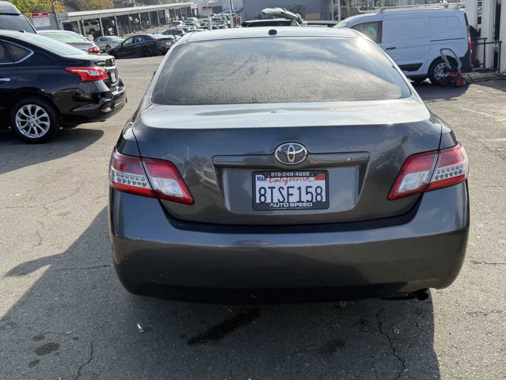 2011 Toyota Camry Image 5