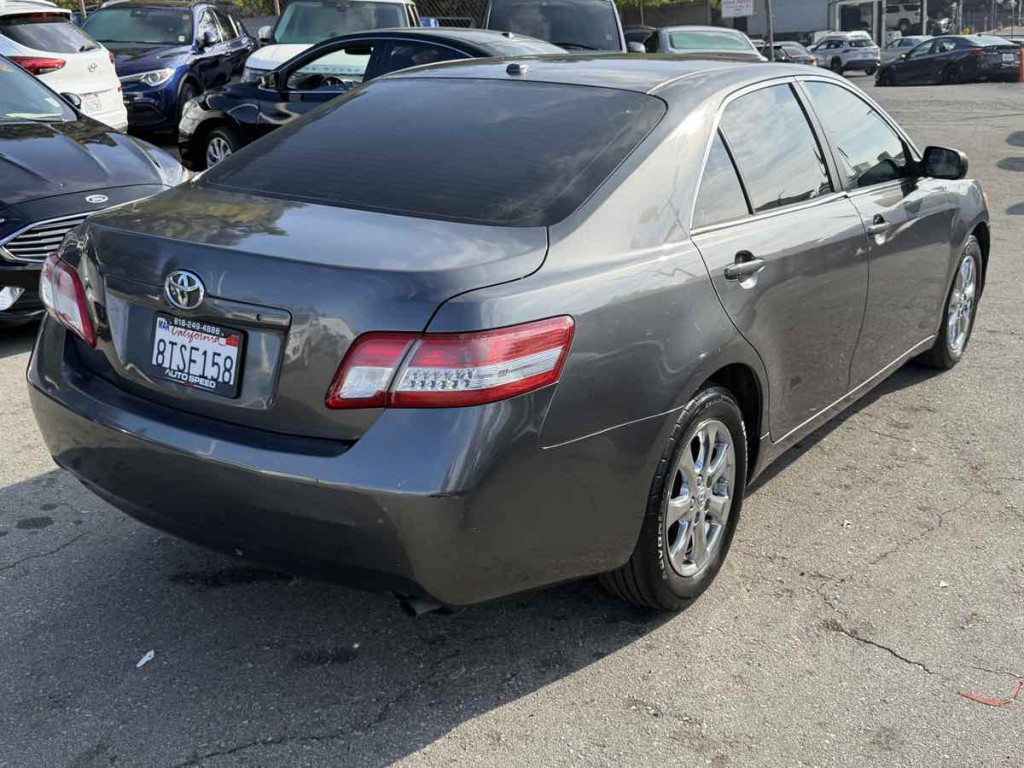 2011 Toyota Camry Image 6