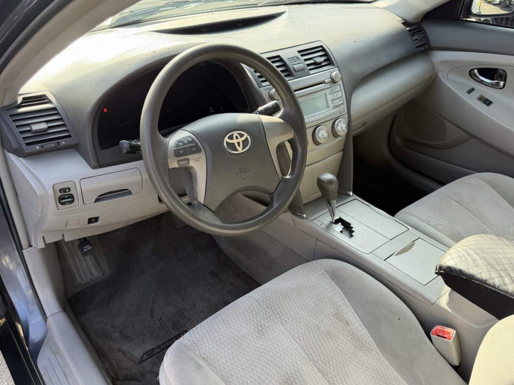 2011 Toyota Camry Image 9