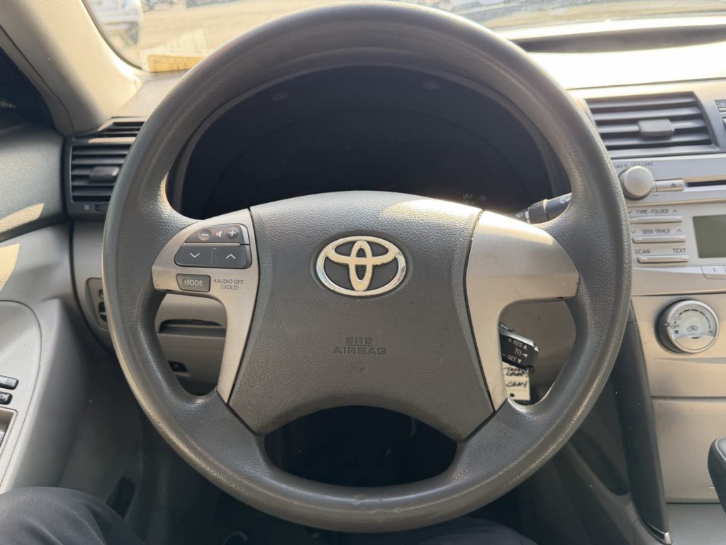 2011 Toyota Camry Image 17