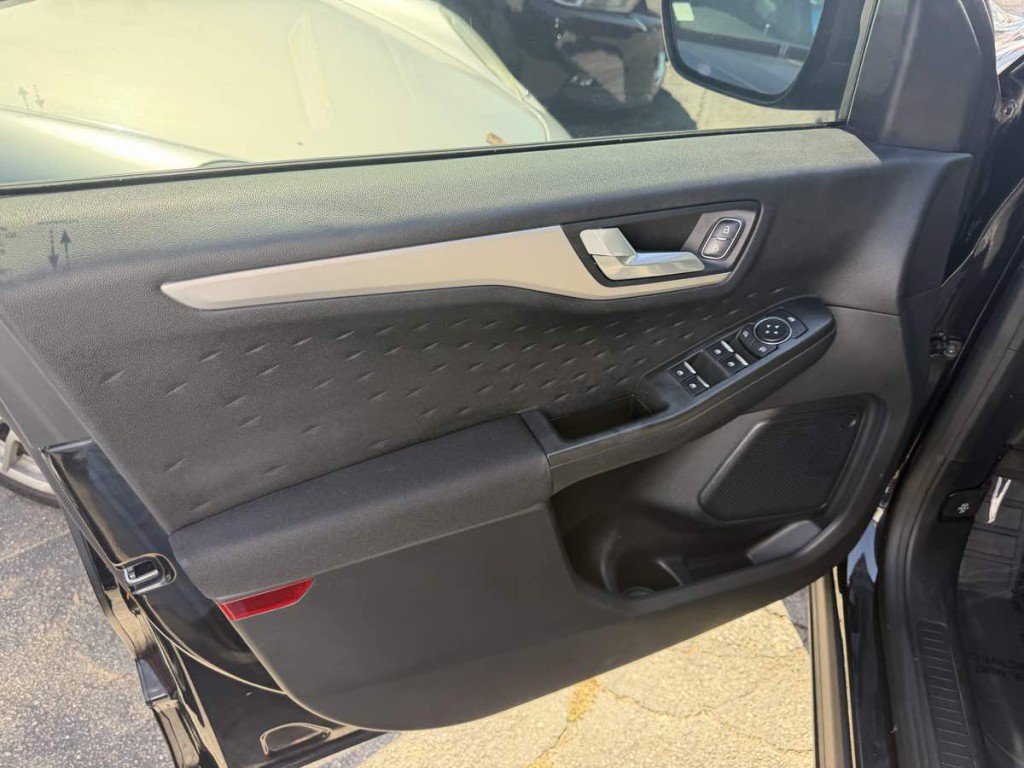 2020 Ford Escape Image 8