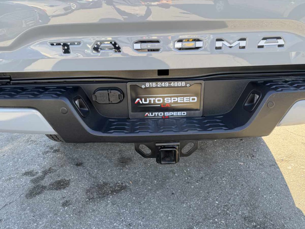 2021 Toyota Tacoma Image 6