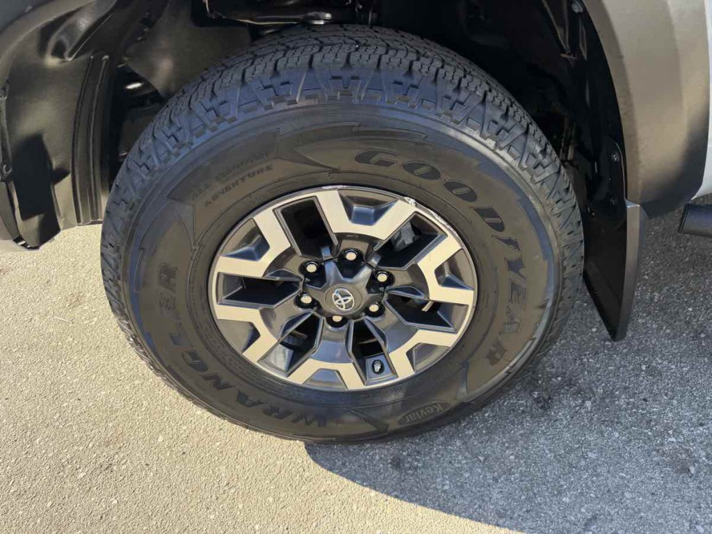 2021 Toyota Tacoma Image 10