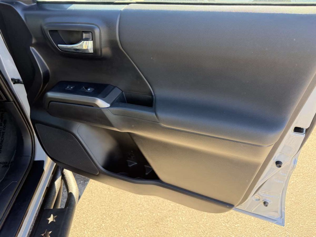 2021 Toyota Tacoma Image 19