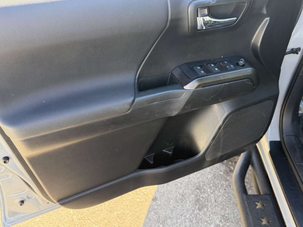 2021 Toyota Tacoma Image 16