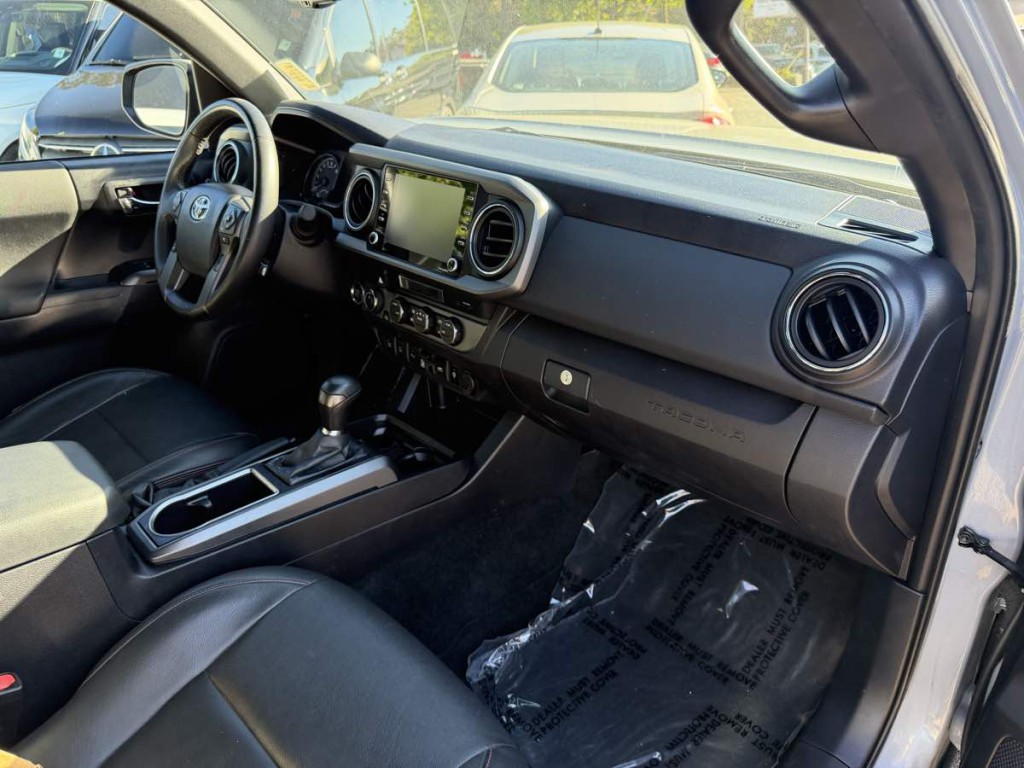 2021 Toyota Tacoma Image 21