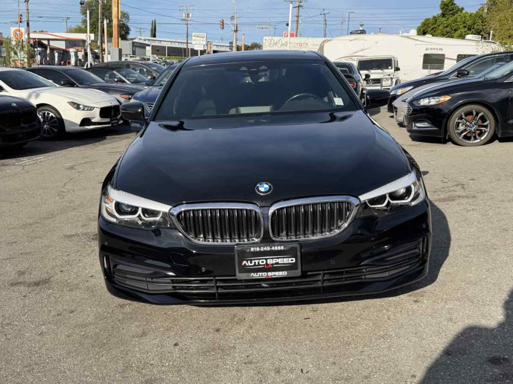 2019 BMW 5 Series Image 2
