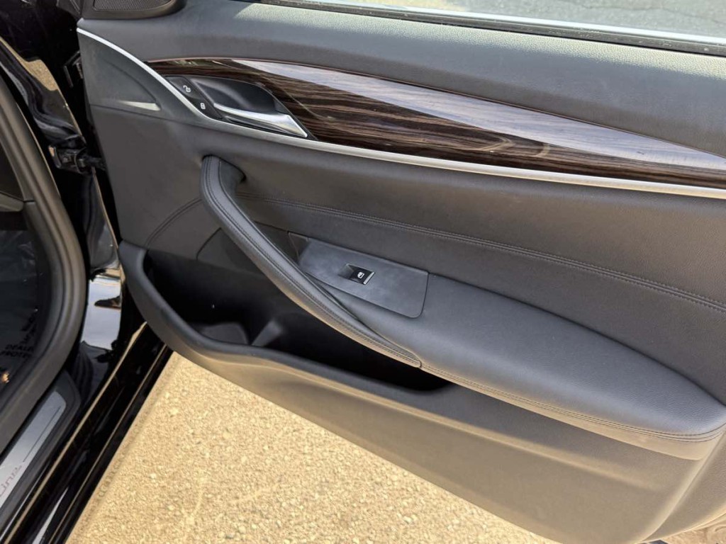 2019 BMW 5 Series Image 9