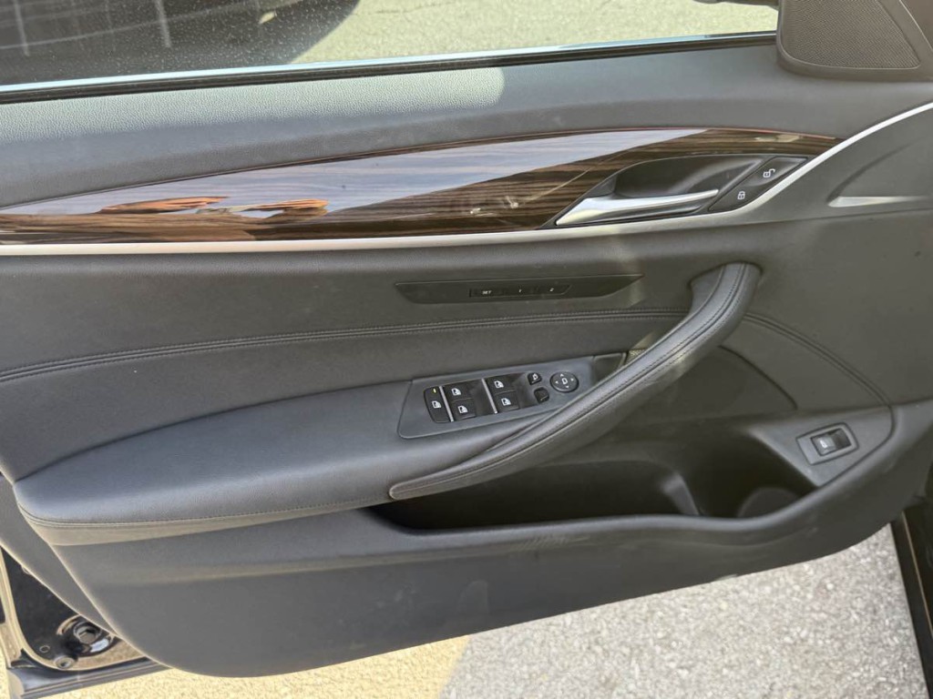 2019 BMW 5 Series Image 10