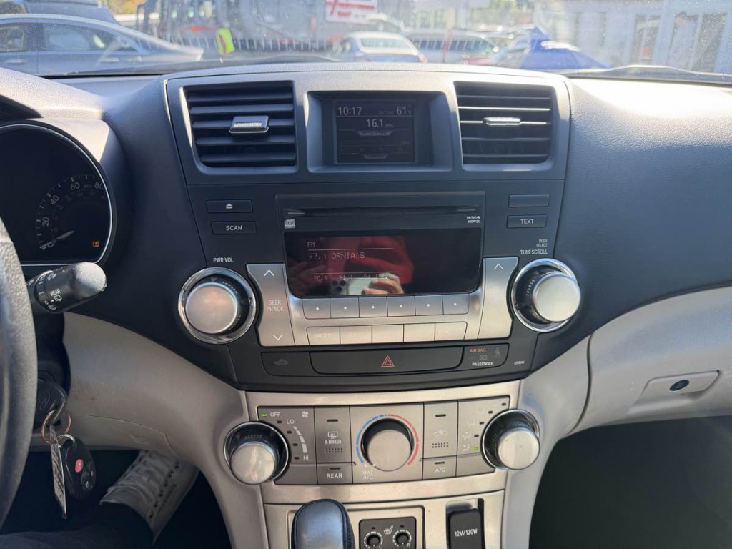 2012 Toyota Highlander Image 9