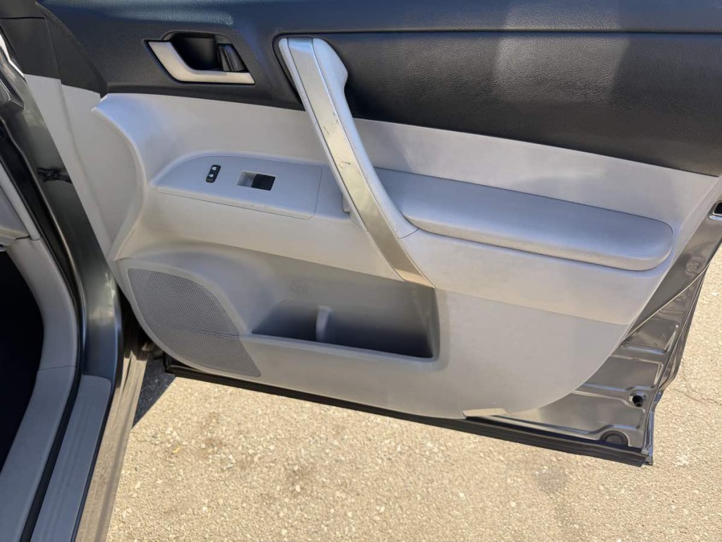 2012 Toyota Highlander Image 15