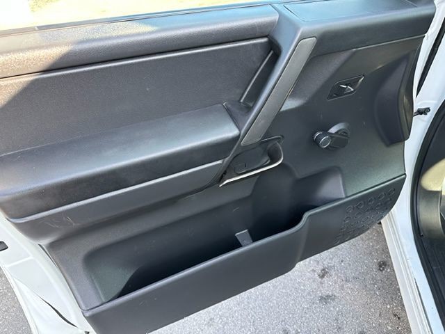 2014 Nissan Titan Image 8