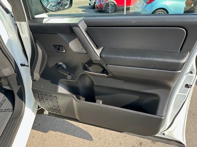 2014 Nissan Titan Image 12