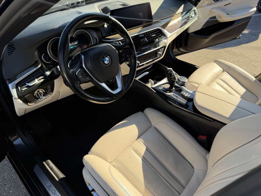 2019 BMW 5 Series Image 7