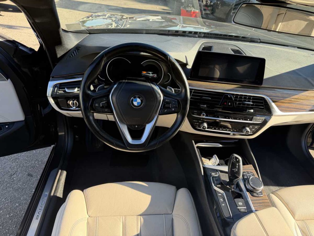 2019 BMW 5 Series Image 8